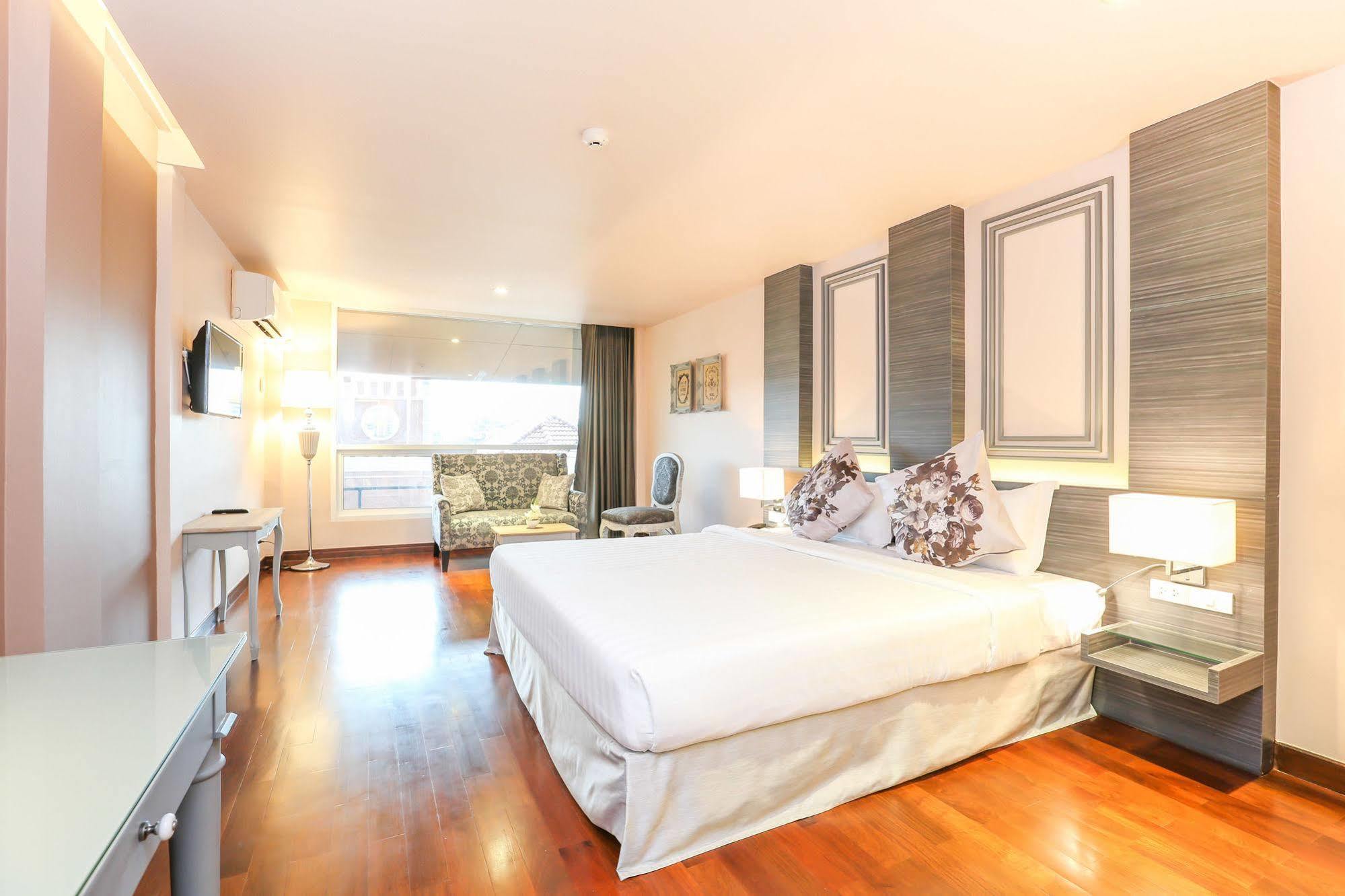 The Sathon Vimanda Hotel Bangkok Buitenkant foto