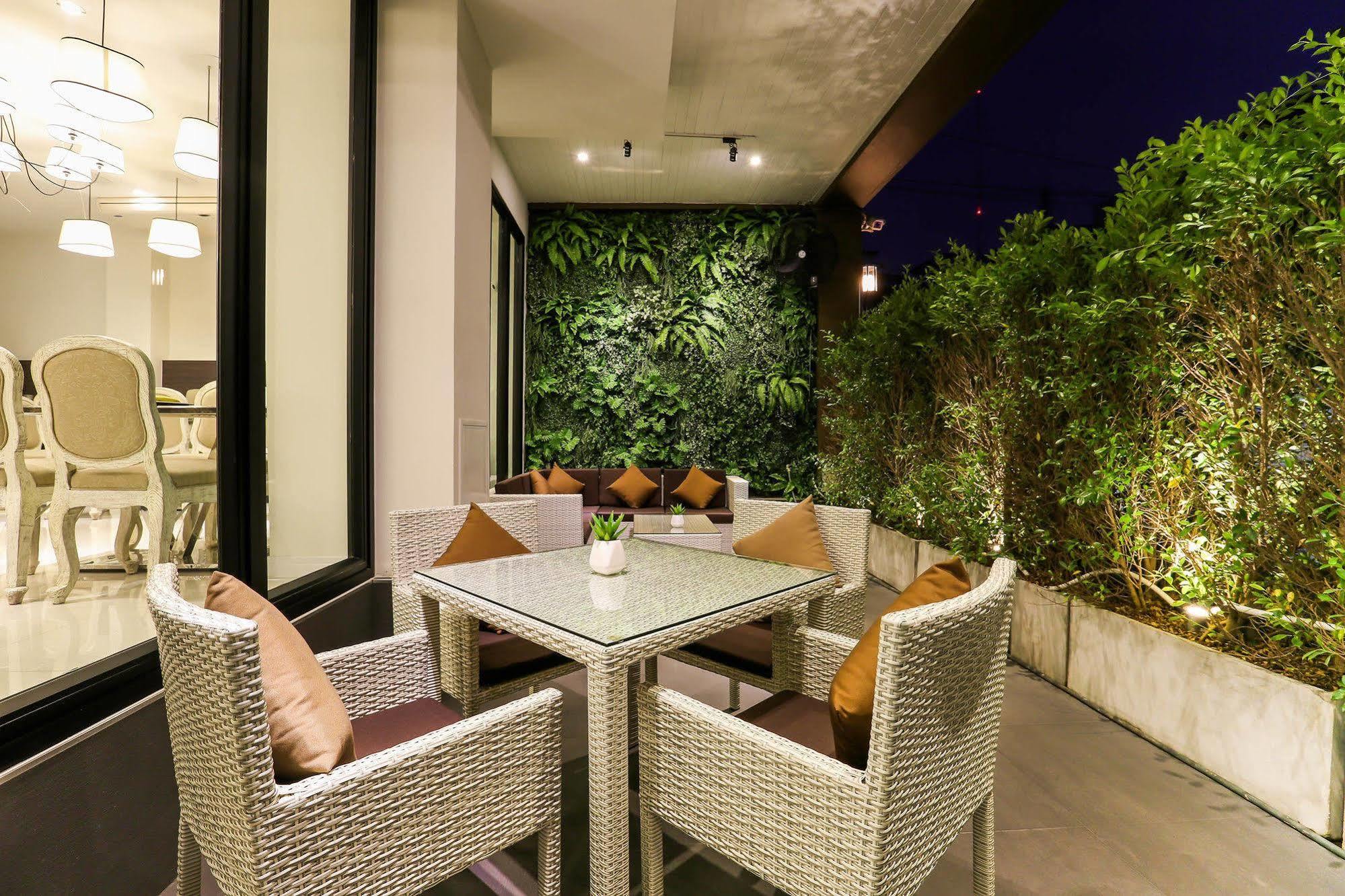The Sathon Vimanda Hotel Bangkok Buitenkant foto