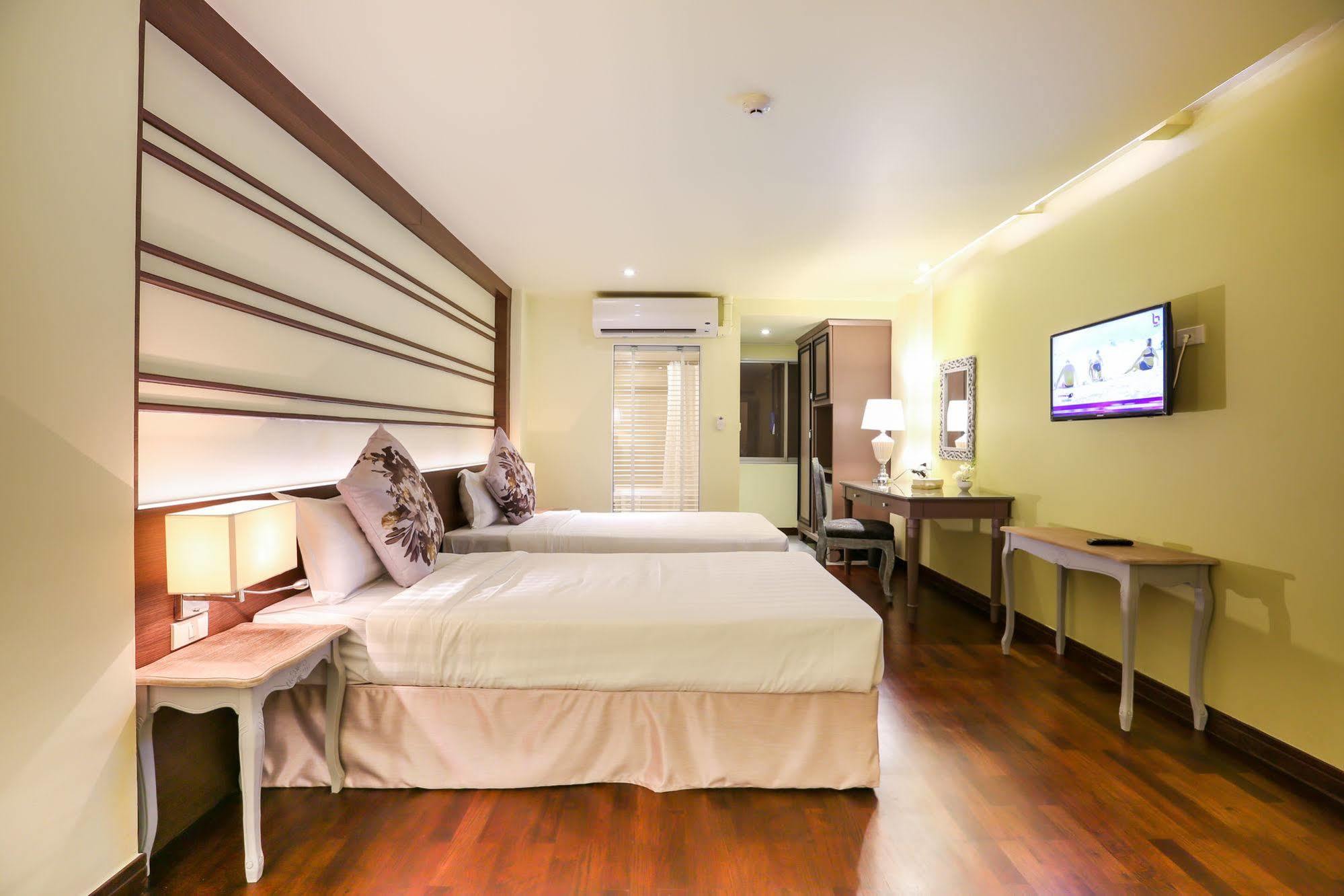 The Sathon Vimanda Hotel Bangkok Buitenkant foto