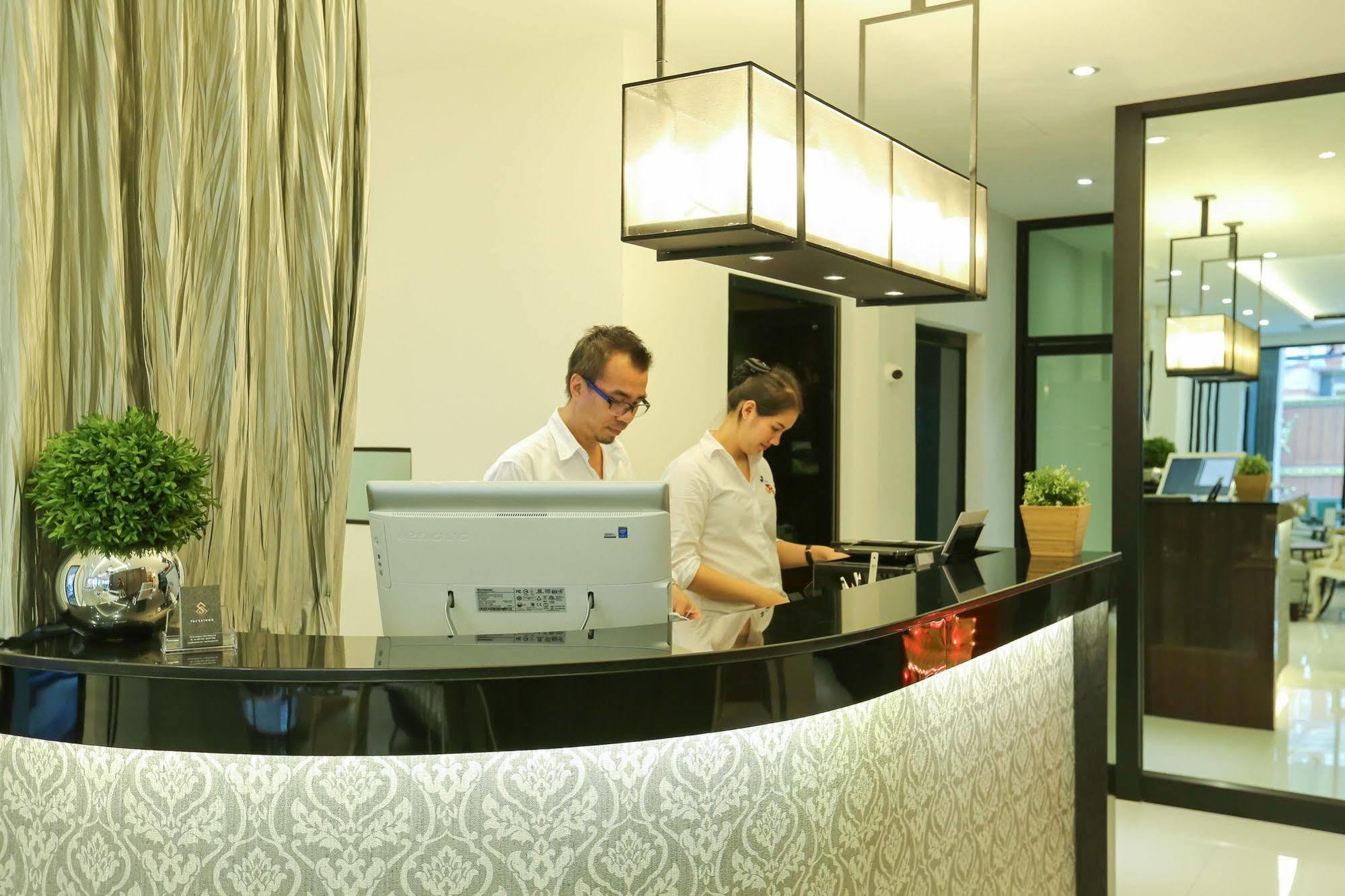 The Sathon Vimanda Hotel Bangkok Buitenkant foto